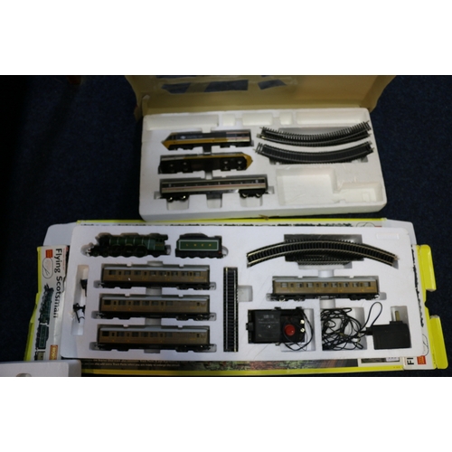 160 - Hornby OO gauge model railways electric train set R1039 Flying Scotsman with 4-6-2 Flying Scotsman t... 