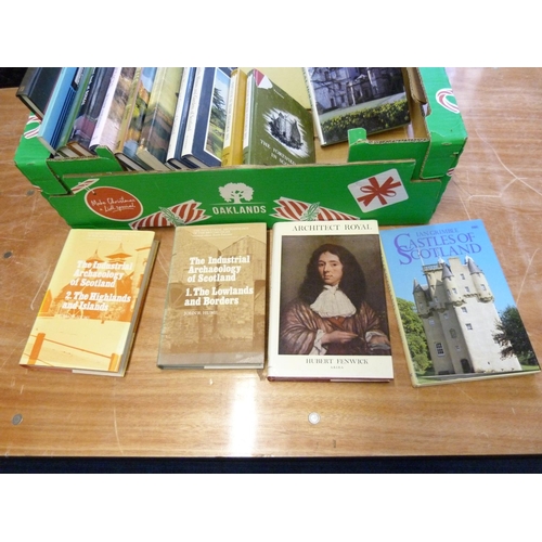300 - Architecture & Buildings.&nbsp;&nbsp;A carton of various vols., mainly in d.w's & much of Sc... 