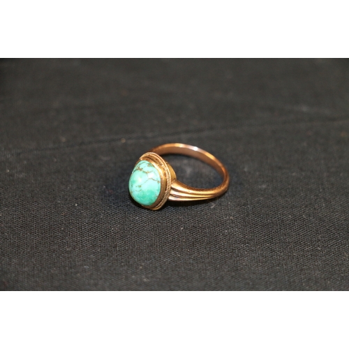 93 - Antique yellow metal ring set with oval cabochon turquoise stone, possibly Georgian, ring size O, 4.... 