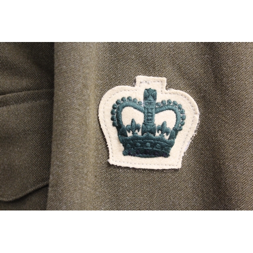 46 - British Army dress uniform jacket having label (1980 pattern No.2 dress), staybrite buttons, Light I... 