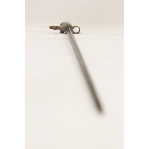 82 - Four sided bayonet. French Mod 1886/93/16 with brass hilt and steel sheath.