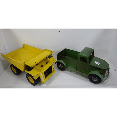 121 - Large Tinplate truck and Tonka lorry (2)