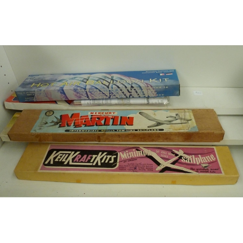 124 - Collection of model aeroplane kits