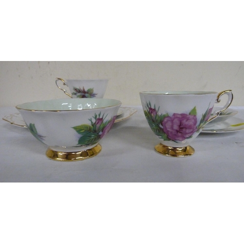 252 - Paragon six world Famous Roses pattern teaset