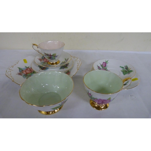 252 - Paragon six world Famous Roses pattern teaset