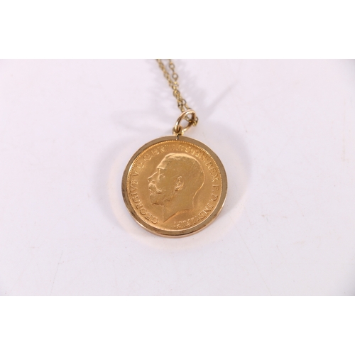 116 - George V gold full sovereign 1913 in 9ct gold pendant mount 9.2g gross on rolled gold chain