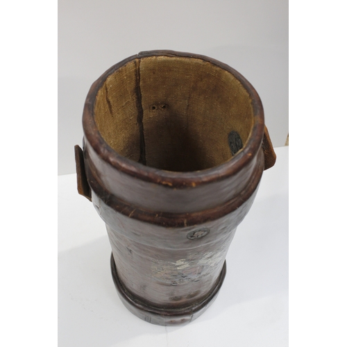 139 - Antique leather fire bucket with British coat of arms and motto DIEU ET MON DROIT stamped to undersi... 