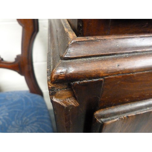 657 - Early 19th century flame mahogany chest on chest.