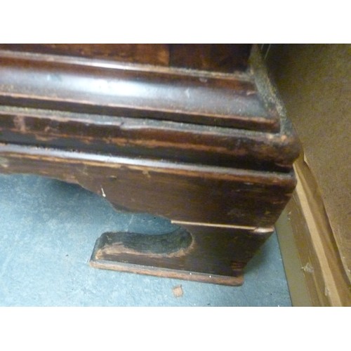 657 - Early 19th century flame mahogany chest on chest.