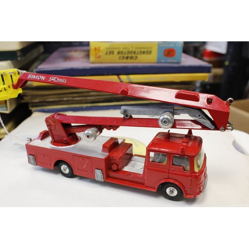 314 - Corgi Toys diecast part Constructor set GS24 (incomplete) and 1127 Simon Snorkel Fire Engine, both b... 