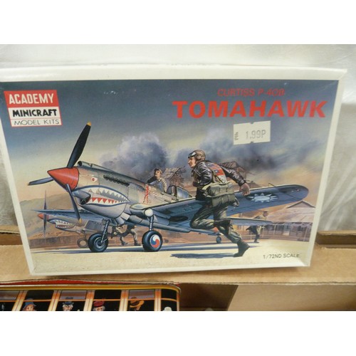 247 - Collection of various toy kits to include Lego etc