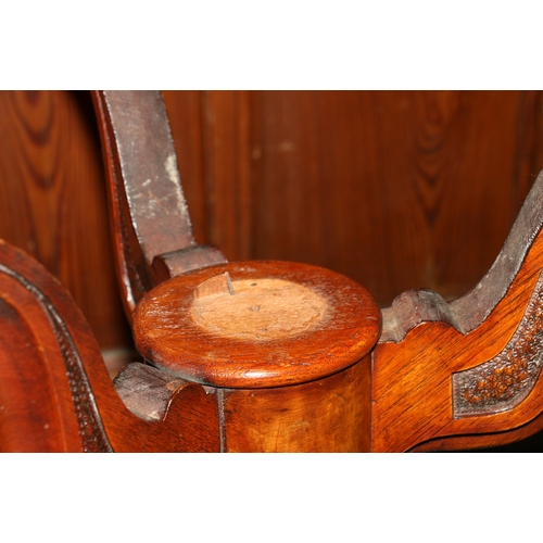 457 - 19th century walnut and mahogany tilt-top table, the oval top inlaid with marquetry floral design, r... 