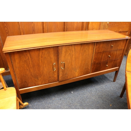 555 - Vanson of Great Britain teak sideboard, 155 x 79 x 48cm.