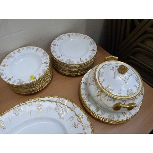 1 - Comprehensive Royal Crown Derby Vine pattern dinner service