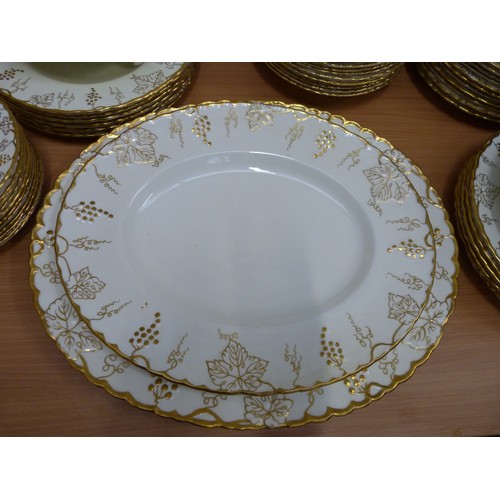 1 - Comprehensive Royal Crown Derby Vine pattern dinner service