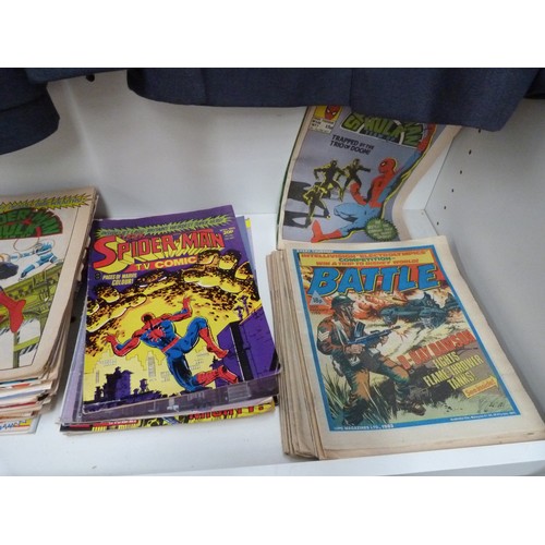 158 - Collection of vintage comics to include Spiderman, The Hulk etc.