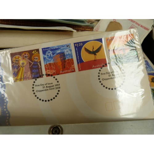 116 - Case containing World stamps.