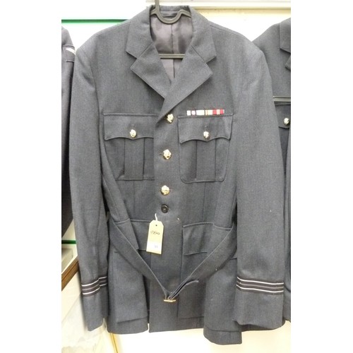 98 - British Royal Air Force dress uniform jacket