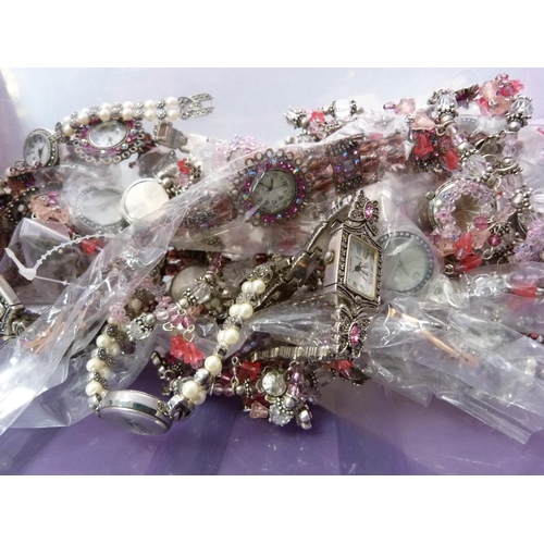 178 - Assorted costume jewellery including beads, necklaces, charm bracelets, watches, leather bracelets, ... 