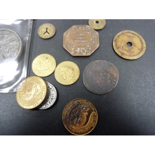 253 - Assorted vintage coins and tokens.