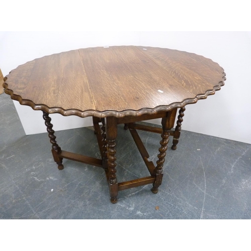 345 - Oak gateleg table.