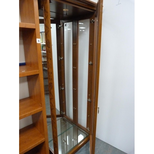 426 - Glazed display cabinet.