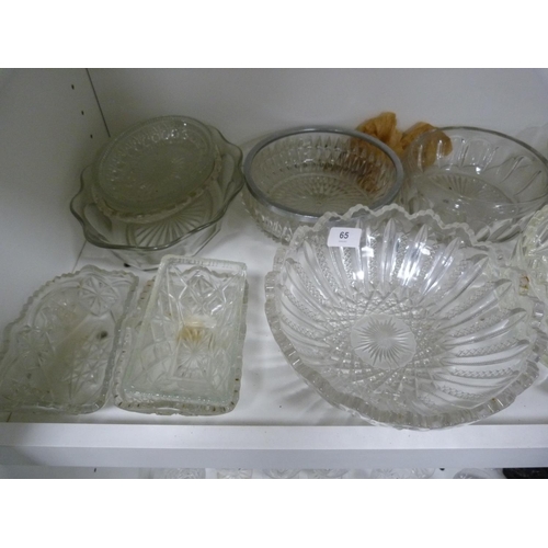 65 - Assorted glass bowls.