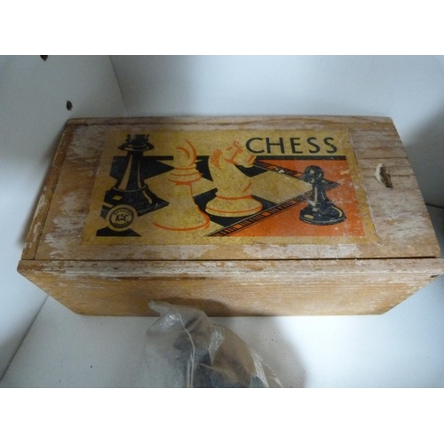 75 - Vintage games, playing cards, chess pieces, draughts etc.