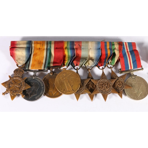 960 - Medals of Lieutenant Alexander Peters of the Royal Naval Reserve including WWI war medal, victory me... 