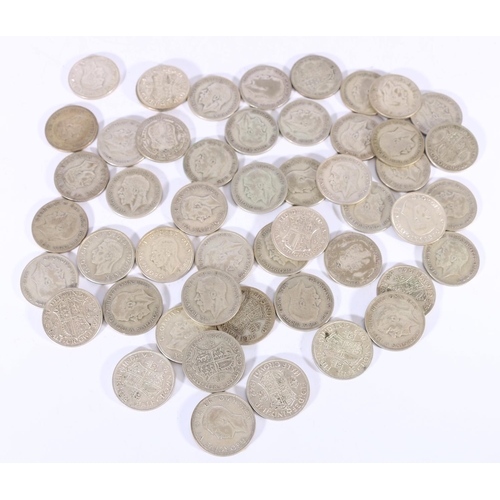 626 - UNITED KINGDOM 1920-1946 500 grade silver coins from circulation comprising fifty half crowns, 696g ... 