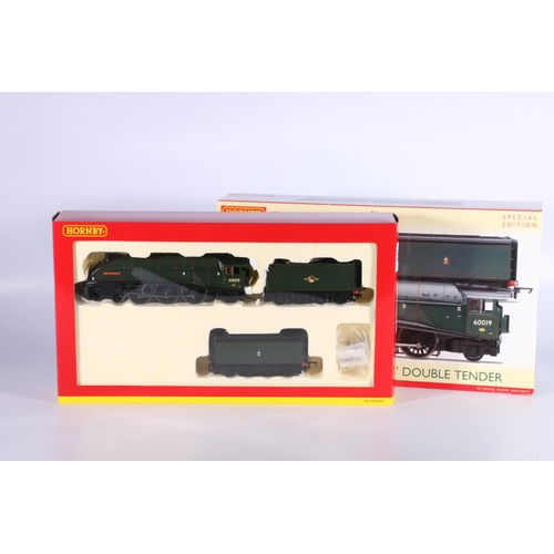 46 - Hornby OO gauge model railways R3103 BR 4-6-2 Class A4 'Bittern Double Tender' train pack which incl... 