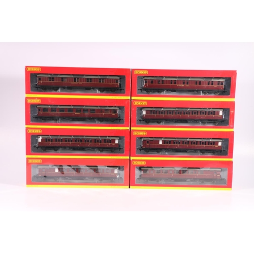 68 - Hornby OO gauge model railways rolling stock coaches including three R4566 BR (ex LNER) 61ft 6in cor... 