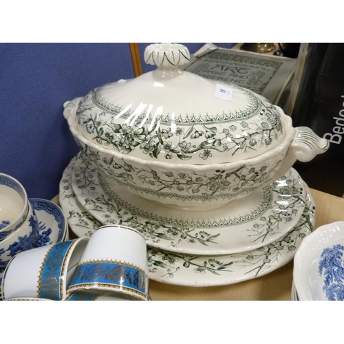 18 - Elizabethan 'Lucerne' part coffee set and a quantity of blue and white china, K & Co transf... 