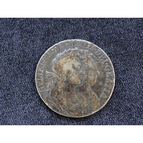 95 - United Kingdom: William & Mary silver halfcrown 1689 first reverse with unfrosted caul. Fine... 