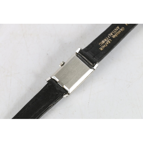 191 - A ladies Omega De Ville wristwatch (Cal 485), with stainless steel case. The silvered dial having ap... 