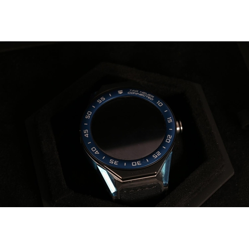84 - Tag Heuer Connected gentlemans smartwatch wristwatch SBF8A8019 in original box. Contents include cha... 