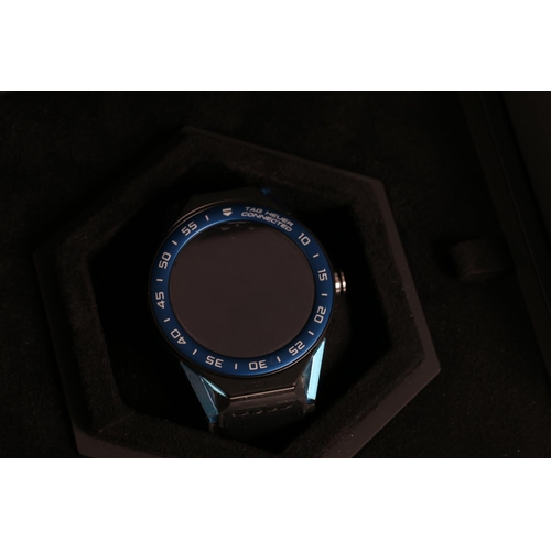 84 - Tag Heuer Connected gentlemans smartwatch wristwatch SBF8A8019 in original box. Contents include cha... 