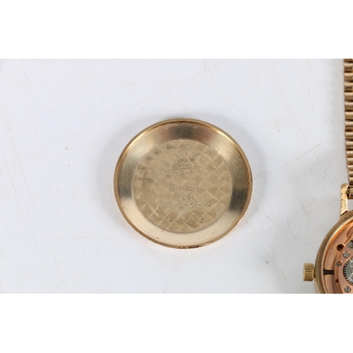 93 - Gents 9ct gold Omega wristwatch, (Cal 562), silvered dial with applied baton markers and 9ct gold br... 