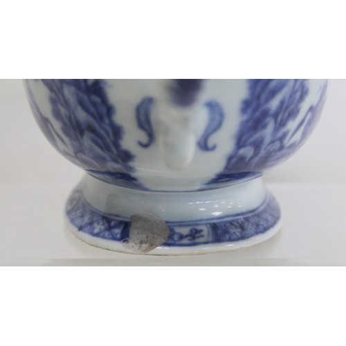 227 - Six pieces of 18th/19th century Chinese blue and white porcelain, comprising: sauce boat decorated w... 