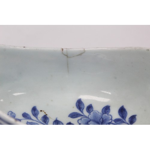 227 - Six pieces of 18th/19th century Chinese blue and white porcelain, comprising: sauce boat decorated w... 