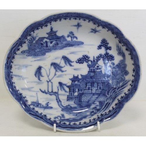 227 - Six pieces of 18th/19th century Chinese blue and white porcelain, comprising: sauce boat decorated w... 