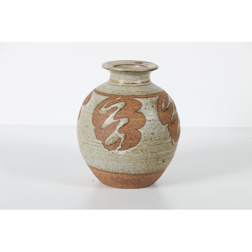 20 - David Heminsley (of Balbirnie) studio pottery vase, DH monogram to base, 16cm tall