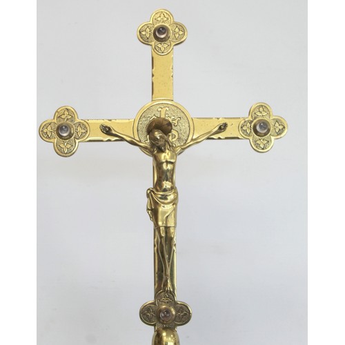 307 - Victorian ecclesiastical Gothic Revival brass altar cross in the manner of Pugin with central figure... 