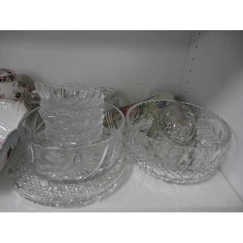 91 - Collection of decorative ceramics including trefoil dish, wall pocket, cups, saucers, jelly moulds, ... 