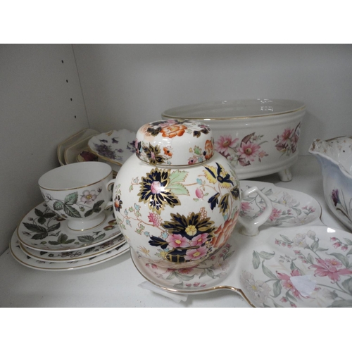 91 - Collection of decorative ceramics including trefoil dish, wall pocket, cups, saucers, jelly moulds, ... 