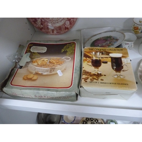 100 - Two glass jelly moulds, pair of ceramic salad servers, commemorative tankard depicting the Coronatio... 