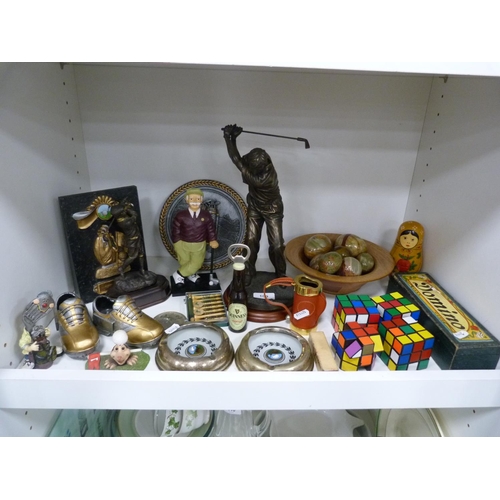 109 - Collection of modern golfing figures and related items, including a golf bag and shoes, boxed set of... 