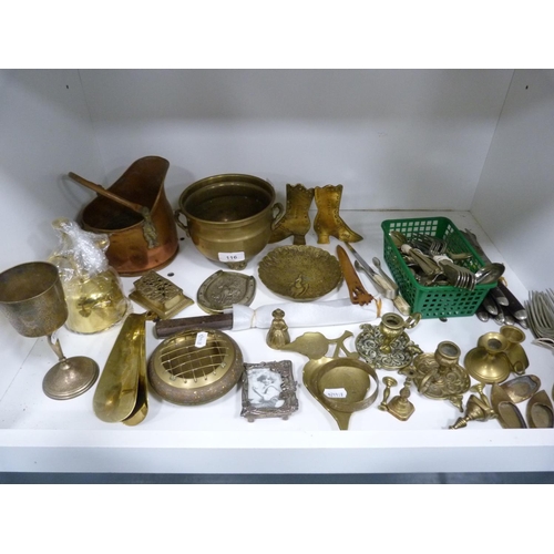 116 - Small brass planter, miniature copper coal depot, watering can, shoe horns, photograph frame, candle... 