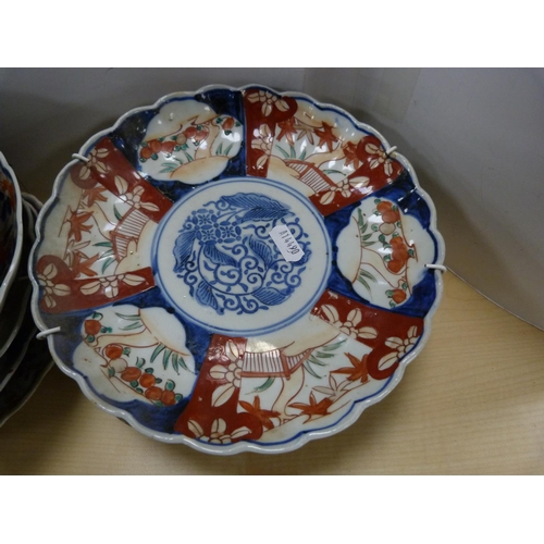 158 - Twelve assorted late 19th/early 20th century Japanese Imari plates.