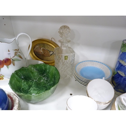 77 - Royal Worcester Evesham pattern vegetable dish, small Chinese prunus decorated ginger jar and cover,... 
